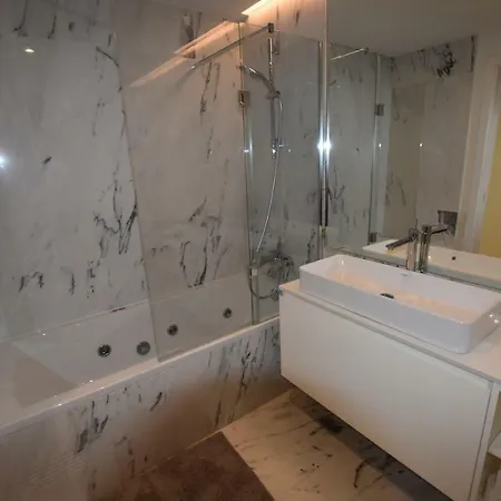 Benfica T2 Lux Garden Com Piscina, *