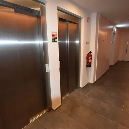 Benfica T2 Lux Garden Com Piscina, *