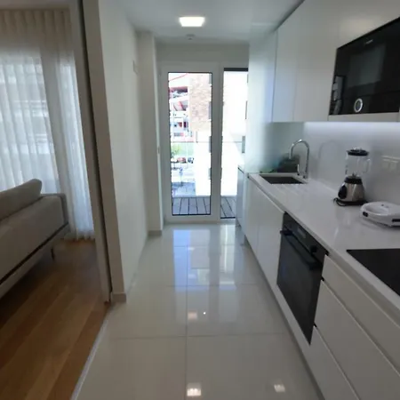 Apartamento Benfica T2 Lux Garden Com Piscina,
