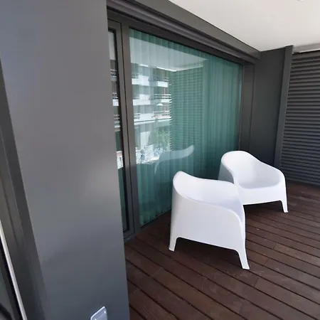 Benfica T2 Lux Garden Com Piscina,