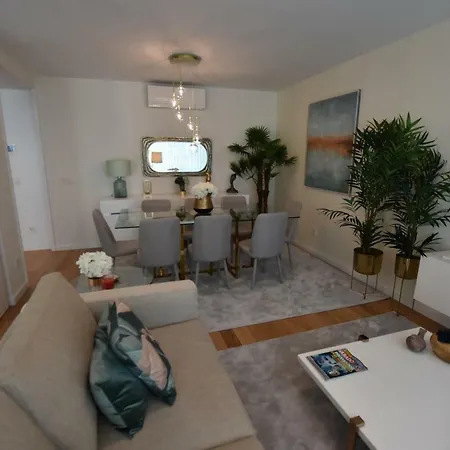 Benfica T2 Lux Garden Com Piscina, * Lisboa